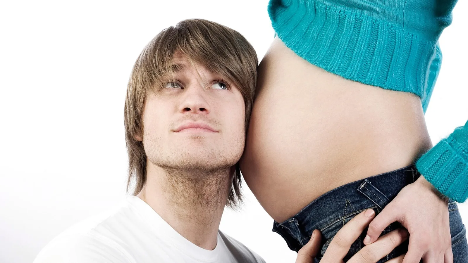 Couple discussing diet and fertility at home