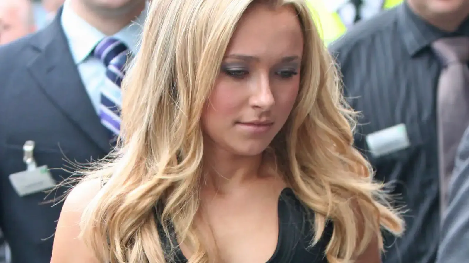 Hayden Panettiere dies aged 36 as co-stars including Connie Britton pay tribute